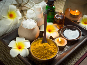 يحظى الوجه باهتمام خاص من قبل المرأة للمحافظة على جمالها وإشراقتها  (shutterstock.com)
