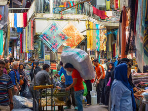 People at Tehran Grand Bazaar (Shutterstock/File Photo)