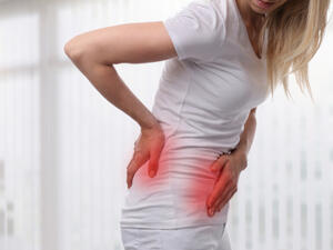 يعتبر مرض الحصى بالكلى من المشاكل الشائعة والمنتشرة (shutterstock.com)

