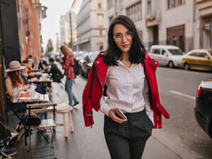 لا يمكن أن تخلو خزانتك من القميص الأبيض  (shutterstock.com)
