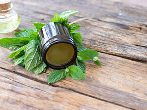 ماسك النعناع لتحصلين على بشرة خالية من التشققات (shutterstock.com)
