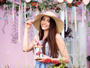  هناك زيوت طبيعية تلعب دور فعال في نمو الشعر مثل زيت الروزماري والنعناع (shutterstock.com)
