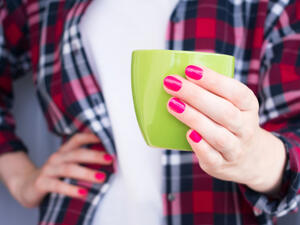 يمكن تناول الشاي الأخضر في بداية المساء (shutterstock.com)
