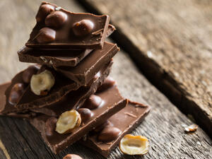 الدراسة تحث على الاعتدال في تناول الشوكولاتة (shutterstock.com)
