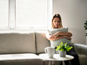 الأشخاص المصابين بالاكتئاب لديهم مُستويات أقل من مادة LAC (shutterstock.com)
