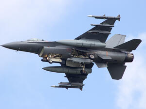 An F-16 jet. (Shutterstock)