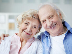 الانتقال إلى سن الـ50 لا يعني أن المرأة أصبحت ذات بشرة جافة