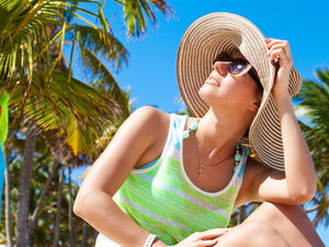 أشعة الشمس، تعد سببا لـ80 بالمئة من تجاعيد البشرة  (shutterstock.com)
