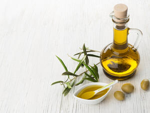 زيت الزيتون يحتوي على كثير من فيتامين E 