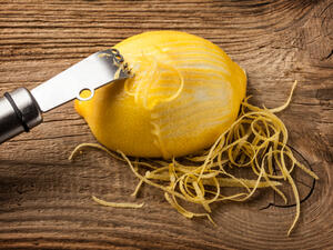 تساعد قشور الليمون في التخلص من الوزن الزائد