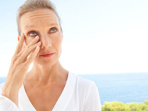 ترتبط جراحة عدسة العين بانخفاض المخاطر من جميع أسباب الوفيات المحتملة 