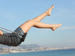 يرتبط معدل نمو الشعر ارتباطاً مباشراً بنوع بشرتك (shutterstock.com)
