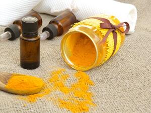 الكركم لتفتيح الركبتين والكوعين