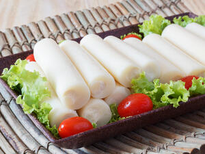 عادة ما يباع «لب النخيل» في معلبات حافظة تحتوي على كمية من المياه  (shutterstock.com)
