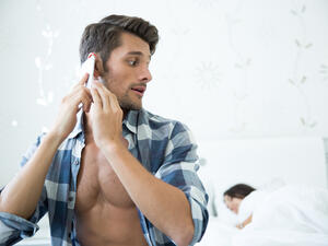 كثيرات من الزوجات يتعرّضن للخيانة الزوجية دون أن يدرين ذلك (shutterstock.com)
