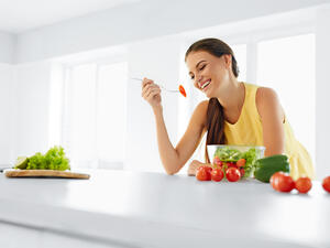 احرصي على تحسين اختياراتك الغذائية في فصل الصيف