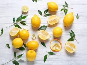 تدخل استعمالات الليمون أيضاً في عالم التجميل (shutterstock.com)
