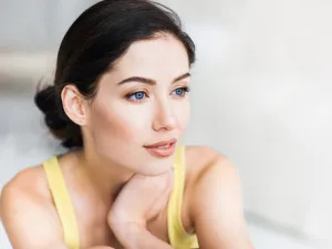 بعض المكونات التي ينصح بتجنب استعمالها إذ كانت بشرتك حساسة (shutterstock.com)
