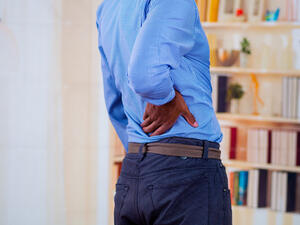  لا ينبغي التوجه لتناول الحبوب الدوائية عند آلام الظهر