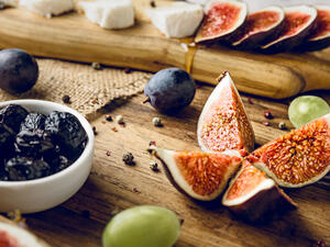 التين والزيتون تعمل على تقليل نسبة الكوليسترول في الدم