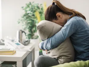 لا تتوقف عن تناول الدواء من دون موافقة طبيبك (shutterstock.com)


