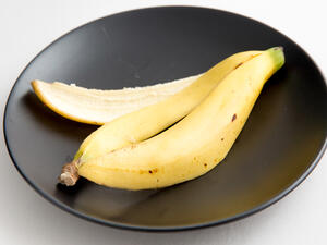 قشور الموز عبارة عن "كنز" مهمل لا يعبأ به احد ونلقيها جميعًا في المهملات