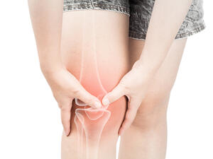 يصيب مرض التهاب المفاصل الأشخاص من جميع الفئات العمرية