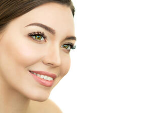 يكمن سرّ الرموش الطبيعية في طريقة تطبيق الماسكرا