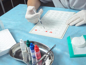 فصائل الدم هي A / B / O / AB ولكل فصيلة من هذه الفصائل مايناسبها 