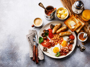 زيت الزيتون والخضروات في الافطار تساعد على محاربة الاكتئاب (shutterstock.com)