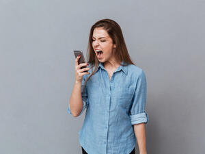 النساء يشعرن عادة بعد الحالة الهستيرية باسترخاء وهدوء