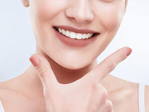 استخدام العديد من الفيتامينات المهمة يحافظ على صحة الأسنان