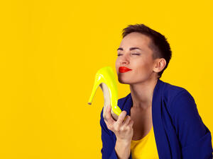 تنبعث من الأحذية روائح كريهة، وبخاصة خلال فصل الشتاء (shutterstock.com)