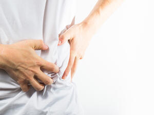 الإصابة بالتهاب الكبد بأنواعه المختلفة قد تسبب الضرر الدائم للكبد(shutterstock.com)