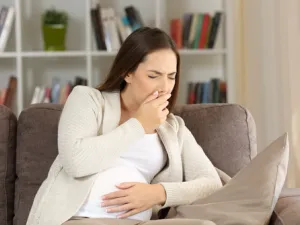 يبدأ الوحام في بداية الأسبوع السابع من الحمل  (shutterstock.com)
