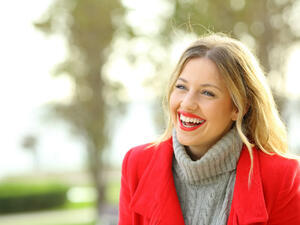 حاول أن تضحك من ملء قلبك وبصوت عال ولو مرة واحدة في اليوم (shutterstock)