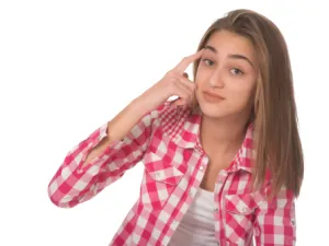 عندما تحاول ابنتك فرض رأيها حاولي أن تتعاملي مع الأمر بكل هدوء (shutterstock.com)
