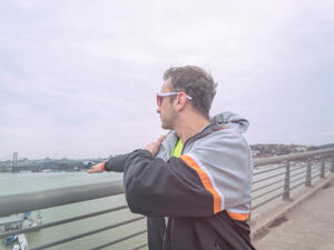 تلوث الهواء يمكن أن ينفي الآثار الصحية المفيدة للمشي (shutterstock.com)