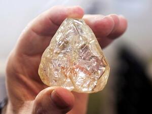 The egg-sized, 709-carat diamond is one of the largest ever discovered in Sierra Leone. (Reuters) The egg-sized, 709-carat diamond is one of the largest ever discovered in Sierra Leone. (Reuters)