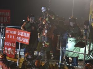 مقتل 19 شخصا على الأقل إثر انهيار منجم في الصين