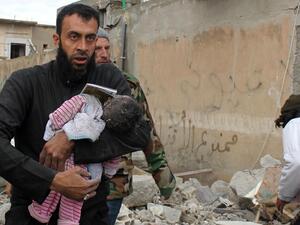 عشرات المدنيين يقتلون يوميا جراء الغارات الروسية - أ ف ب