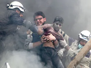 مقتل 23 مدنيا في غارات روسية مكثفة ليلا على مدينة إدلب في شمال غرب سوريا - ارشيف