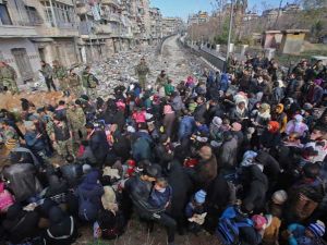 فرار أكثر من 8000 سوري من مناطق المعارضة بشرق حلب