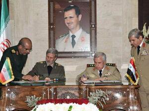إيران وسوريا توقعان على وثيقة للتعاون الدفاعي والتقني
