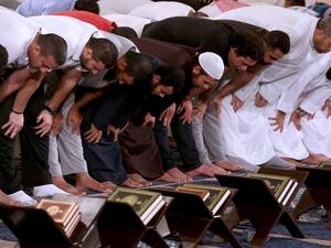 خطباء الجمعة في الكويت يدعون إلى لم الشمل في إشارة للأزمة الخليجية