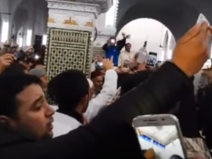 محمد أبياط من الشيوخ الذين صلى خلفهم ملك المغرب محمد السادس 