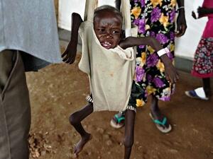 أدى القتال إلى تقسيم البلاد على أساس عرقي وارتفاع التضخم بشدة 