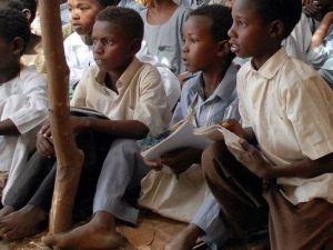 عشرات آلاف الاطفال النازحين في دارفور يعانون من الصدمة