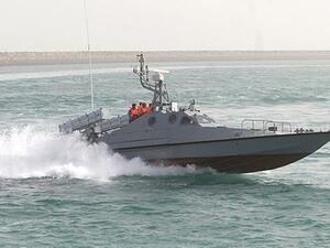 الحرس الثوري الإيراني يوقف زورقا سعوديا ويعتقل طاقمه
