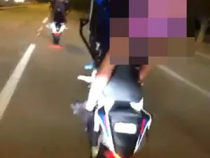 فيديوهات وصور لشباب شبه عُراة على كورنيش الدمام بالسعوديه 